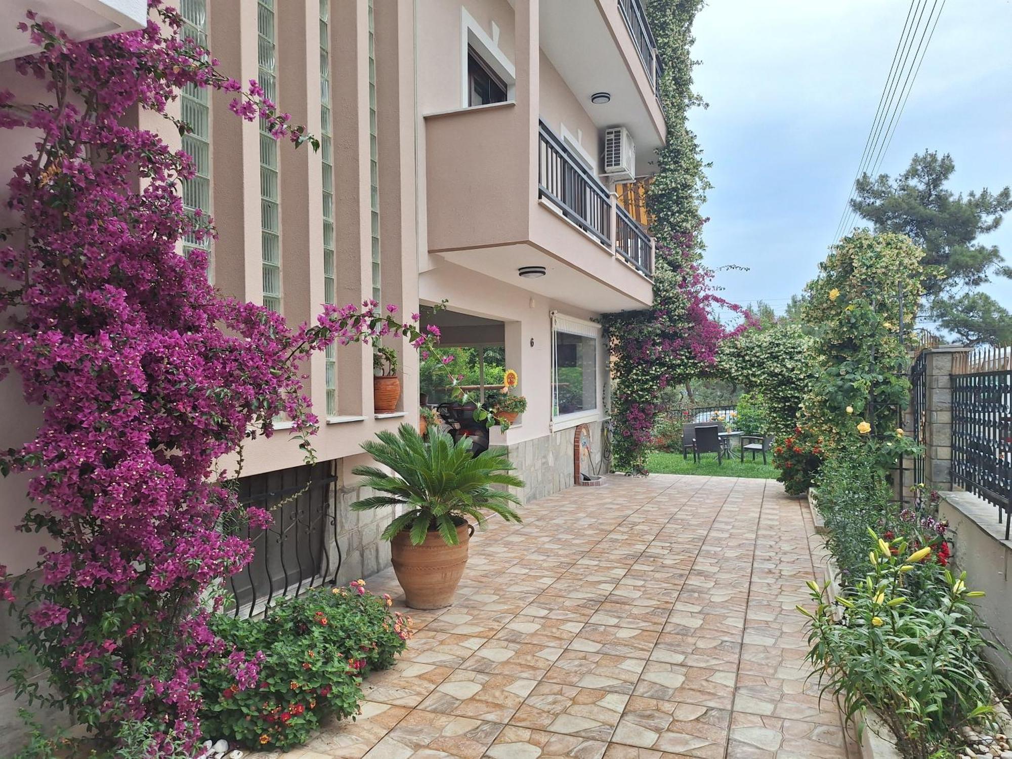 Kouros Studios Kavala Buitenkant foto